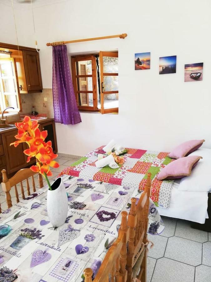 Theasea House With Garden Apartamento Riglia Exterior foto