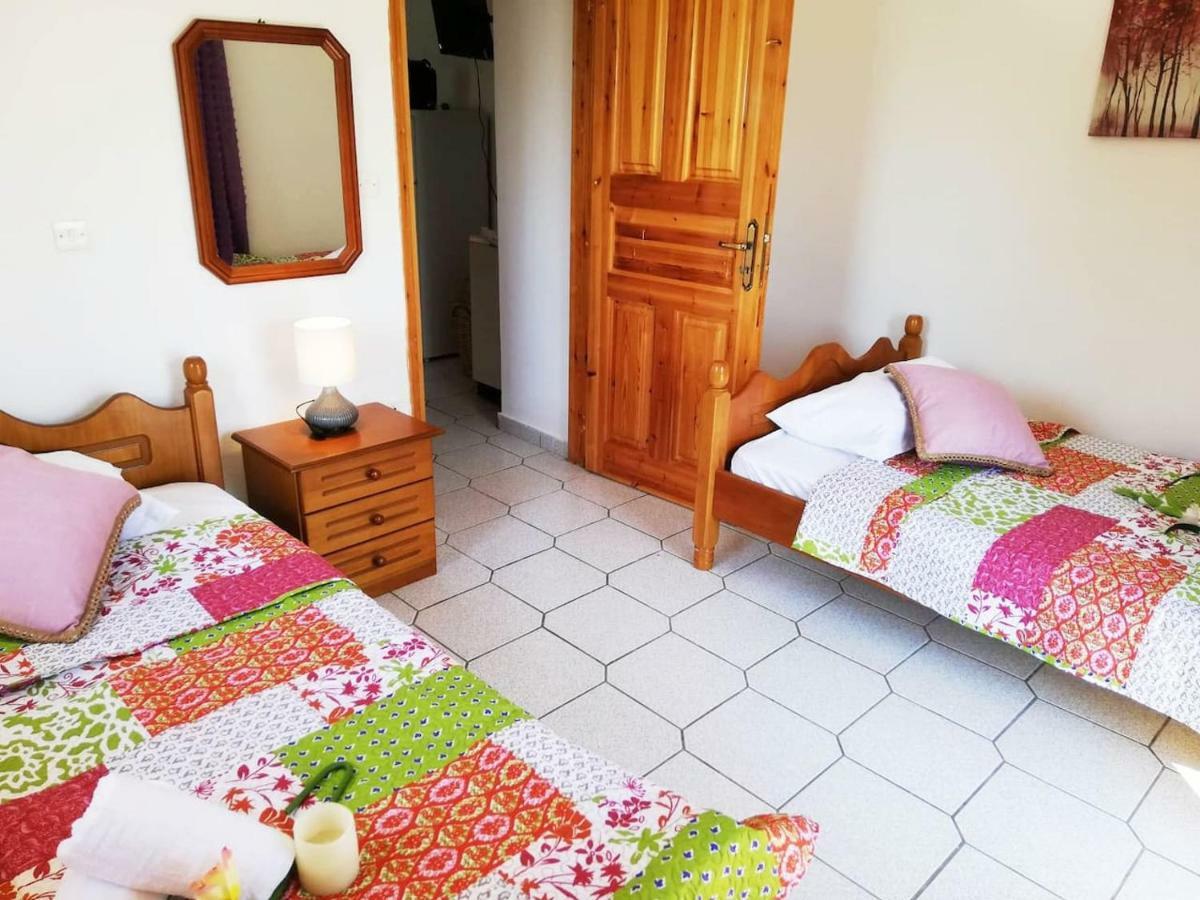 Theasea House With Garden Apartamento Riglia Exterior foto